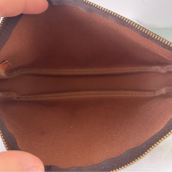 LOUIS VUITTON VINTAGE MONOGRAM POCHETTE ACCESSOIRES - Picture 10 of 12